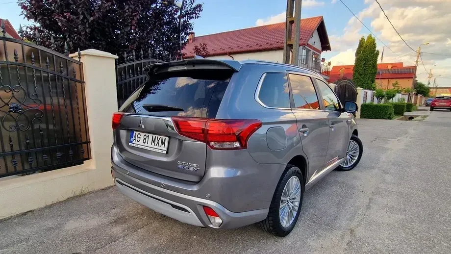 Mitsubishi Outlander III 2.4 4WD Diamant+ — imagine 2