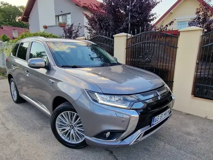 Mitsubishi Outlander III 2.4 4WD Diamant+