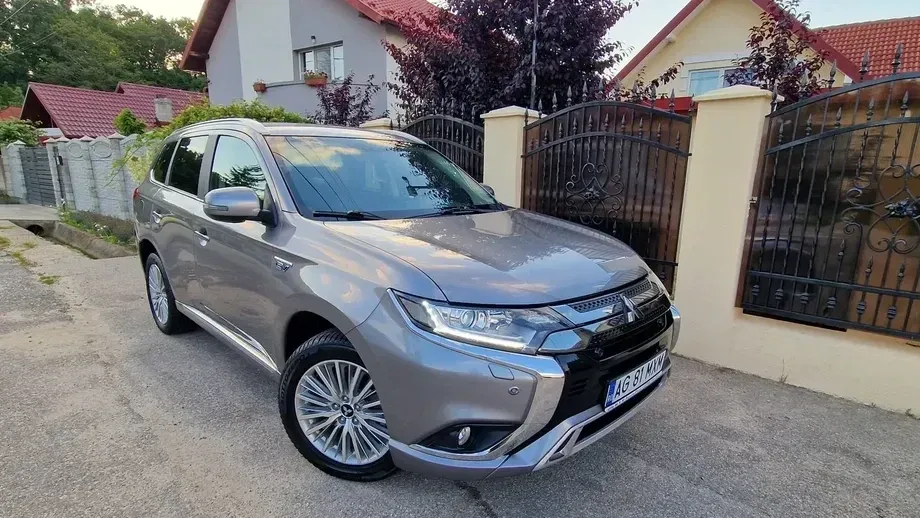 Mitsubishi Outlander III 2.4 4WD Diamant+ — imagine 3