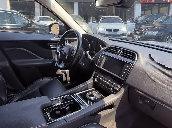 Jaguar F-Pace 20d AWD Portfolio