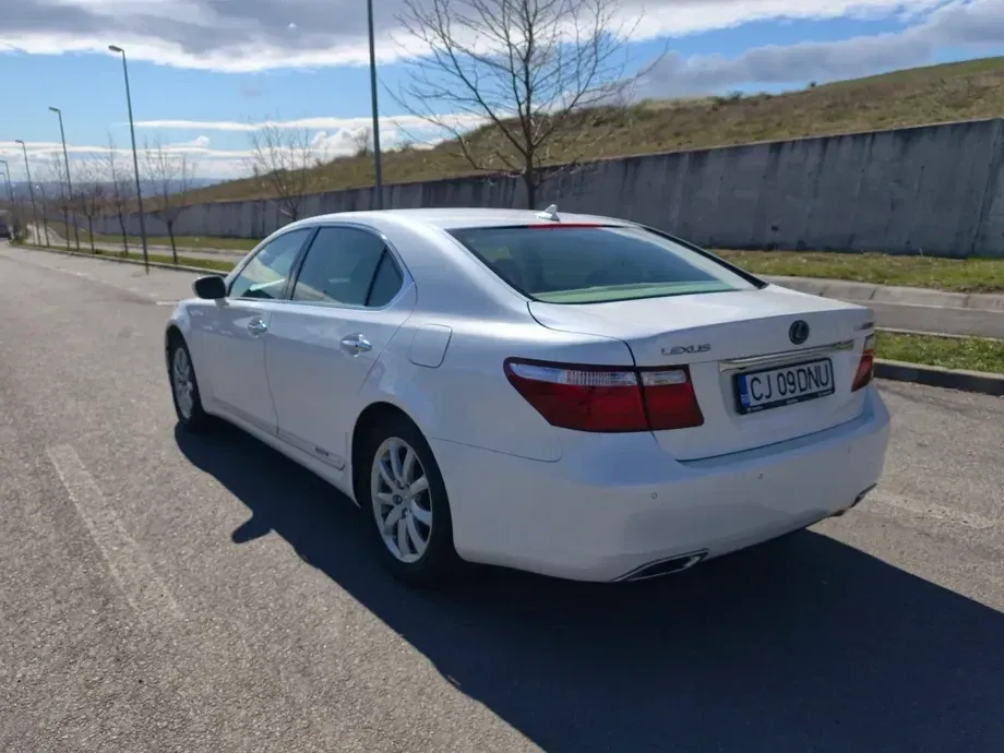 Lexus LS IV 600hL 5.0 V8 AWD Aut President — imagine 4