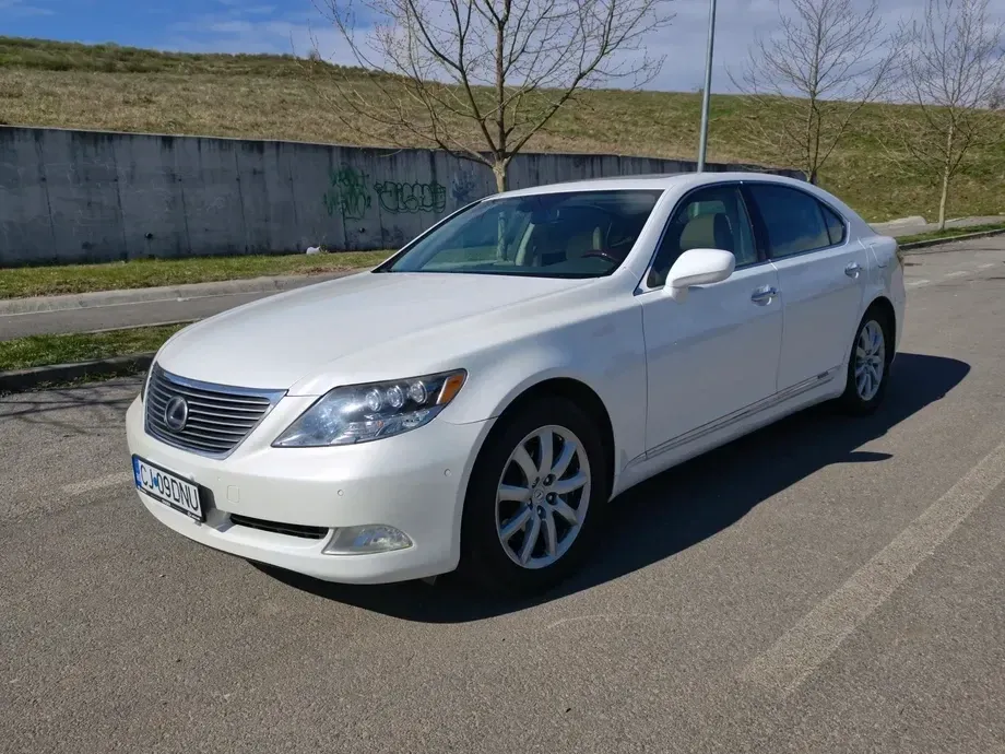 Lexus LS IV 600hL 5.0 V8 AWD Aut President — imagine 2