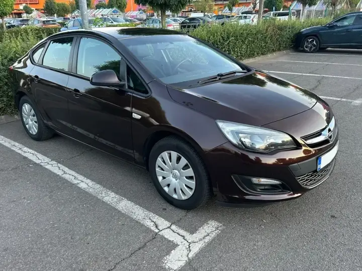 Opel Astra J
