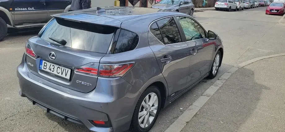 Lexus CT Luxury Line — imagine 4