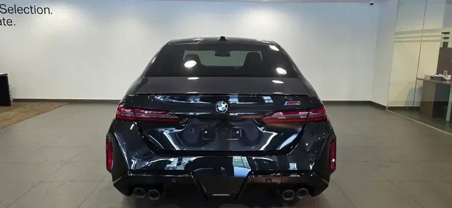 BMW M5 G90/G91 — imagine 5