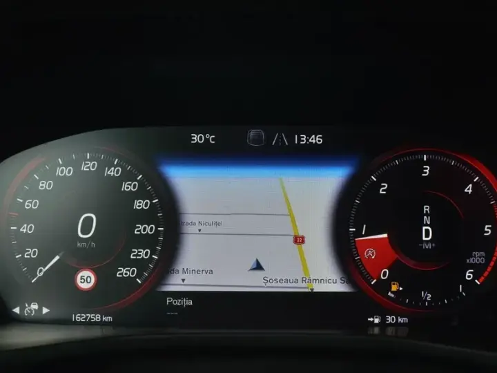 Volvo XC 40 D4 AWD R-Design