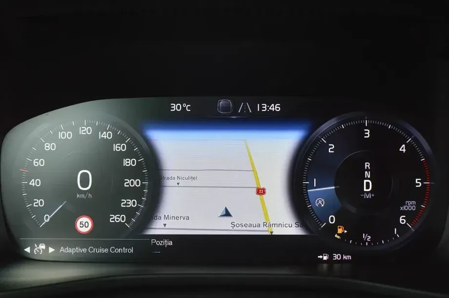 Volvo XC 40 D4 AWD R-Design — imagine 6