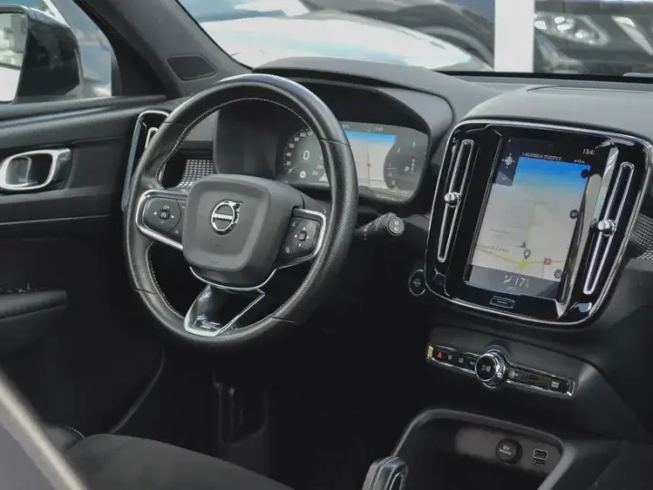 Volvo XC 40 D4 AWD R-Design
