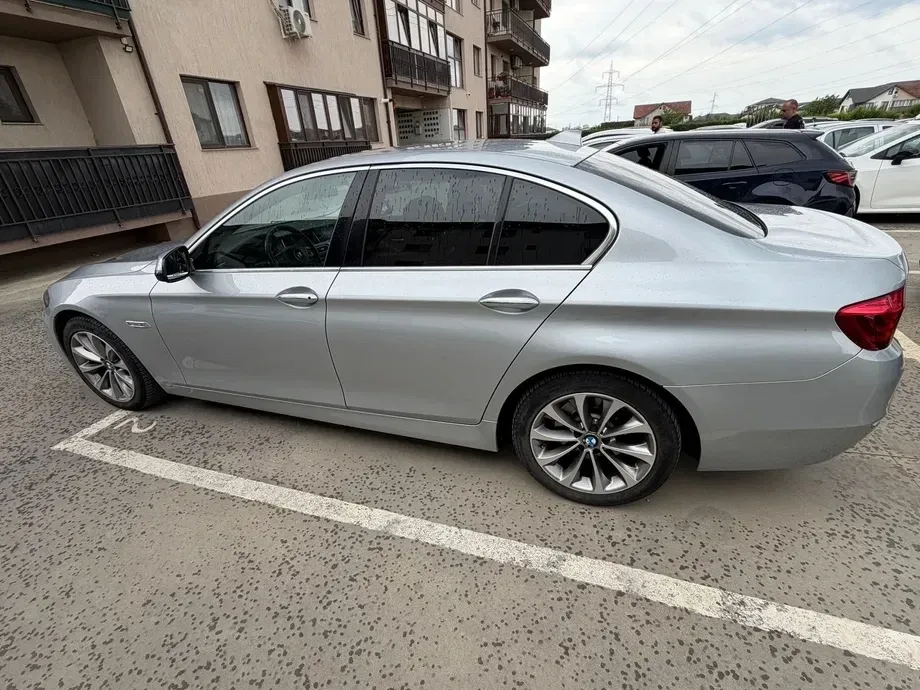 BMW Seria 5 F10/F11/F07 520d xDrive AT — imagine 4