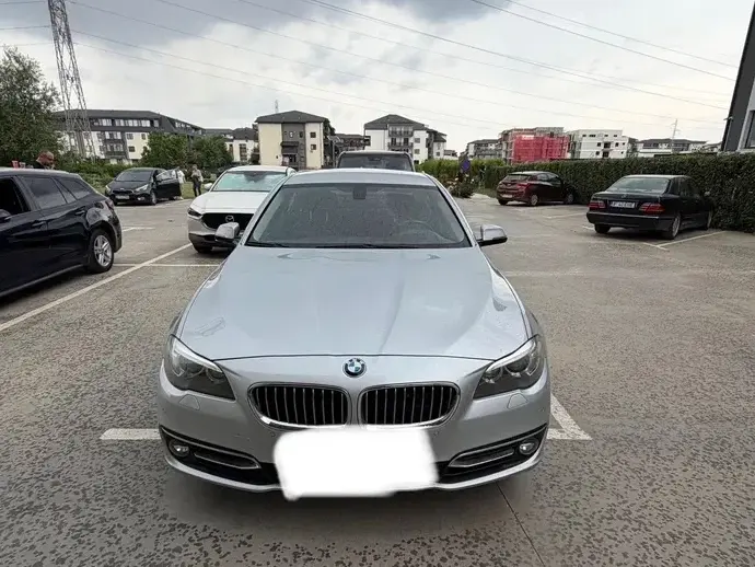 BMW Seria 5 F10/F11/F07 520d xDrive AT