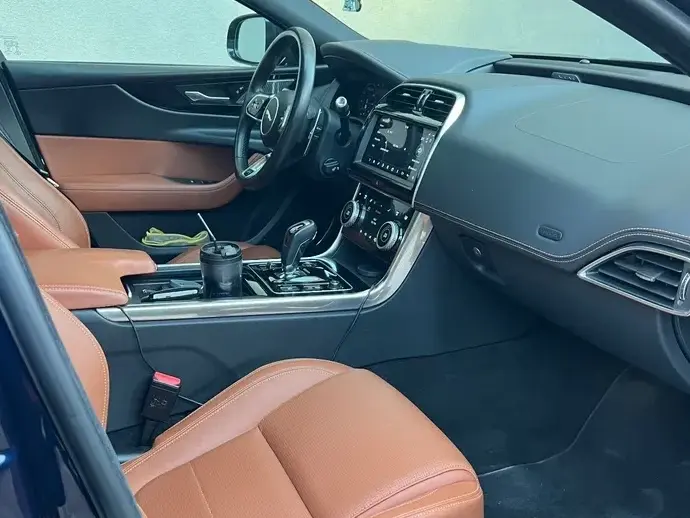Jaguar XE P250 RWD R-Dynamic S