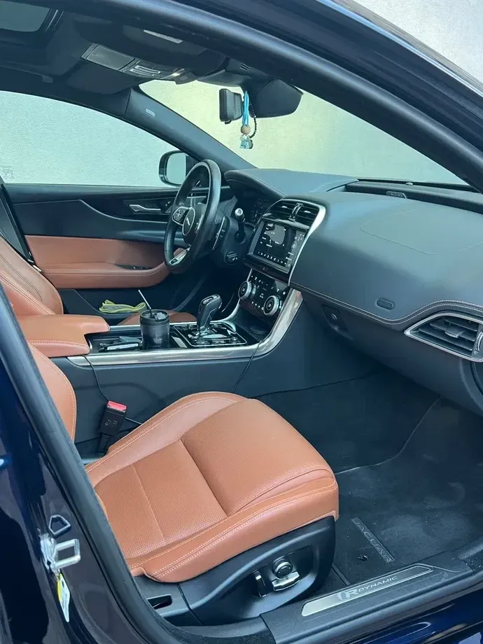 Jaguar XE P250 RWD R-Dynamic S — imagine 6