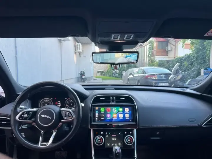 Jaguar XE P250 RWD R-Dynamic S