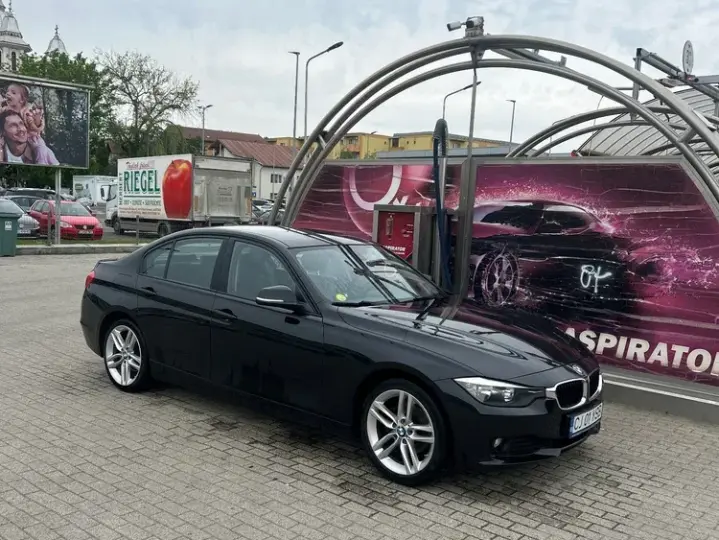 BMW Seria 3 F30/F31/F34 [2011 - 2019] 318d