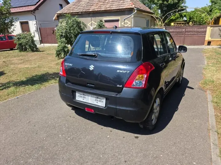 Suzuki Swift I 1.3 4x4 Comfort