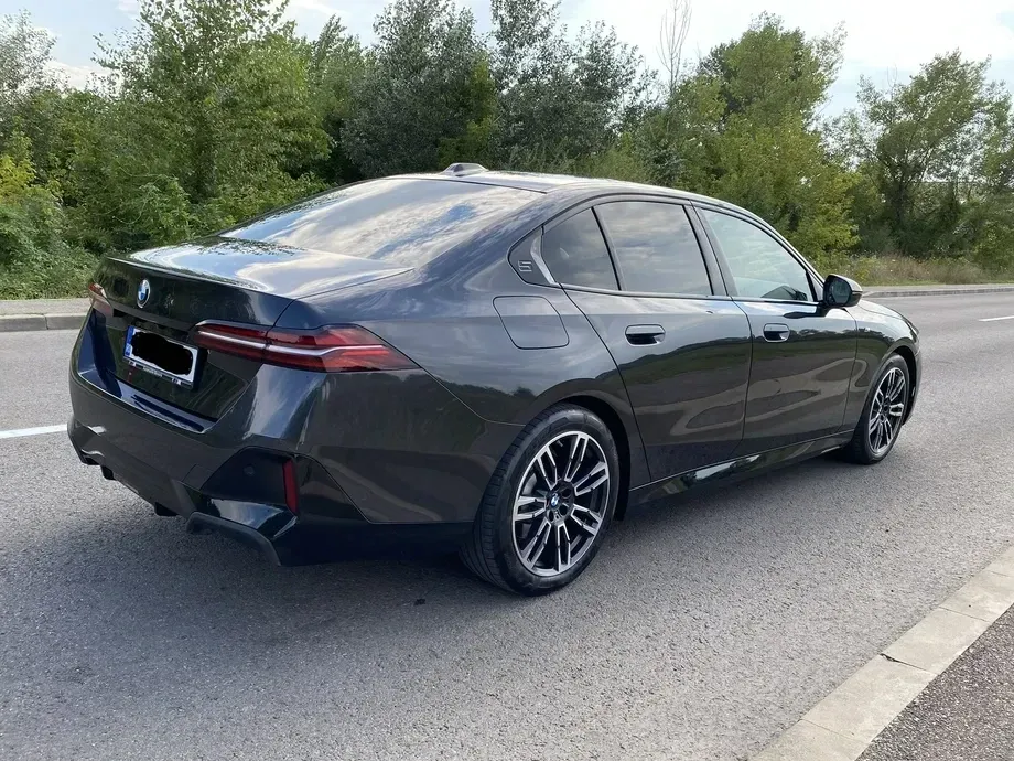 BMW Seria 5 G60/G61 520d xDrive AT MHEV — imagine 5