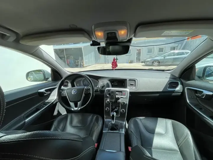 Volvo V60 I D4 DRIVe Momentum