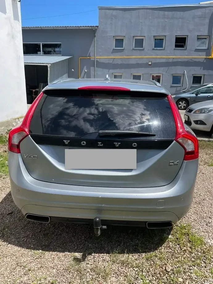 Volvo V60 I D4 DRIVe Momentum — imagine 3