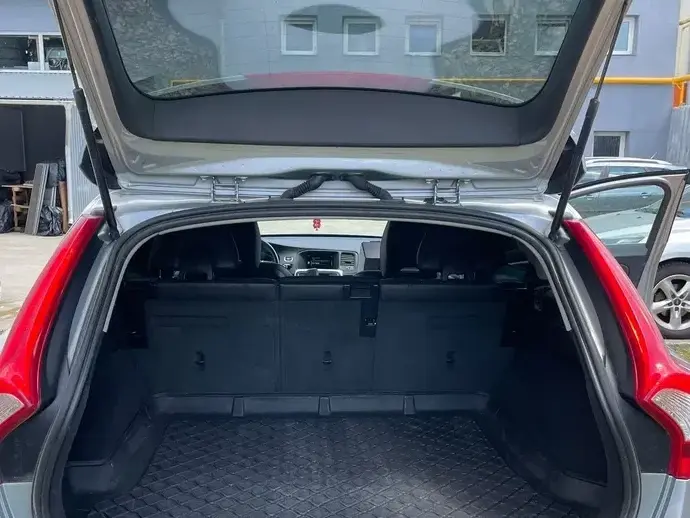Volvo V60 I D4 DRIVe Momentum