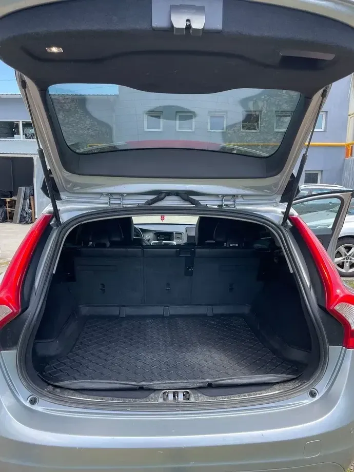Volvo V60 I D4 DRIVe Momentum — imagine 6