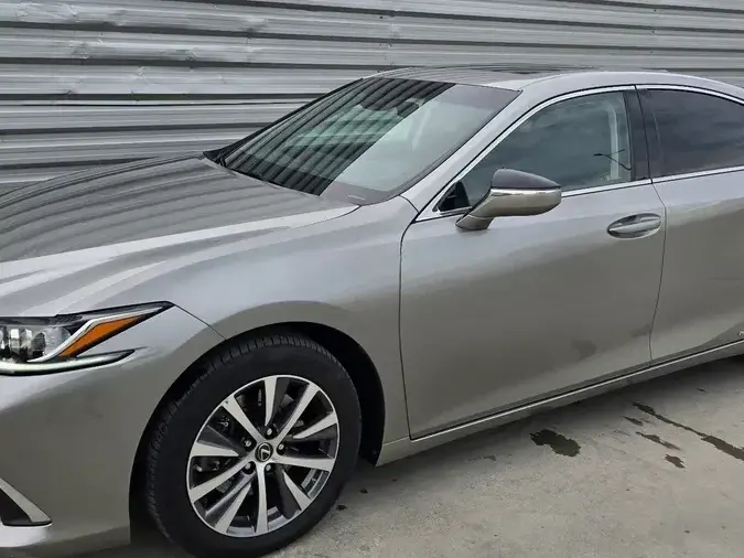 Lexus ES VII