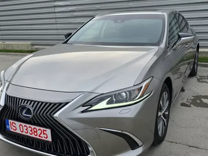 Lexus ES VII