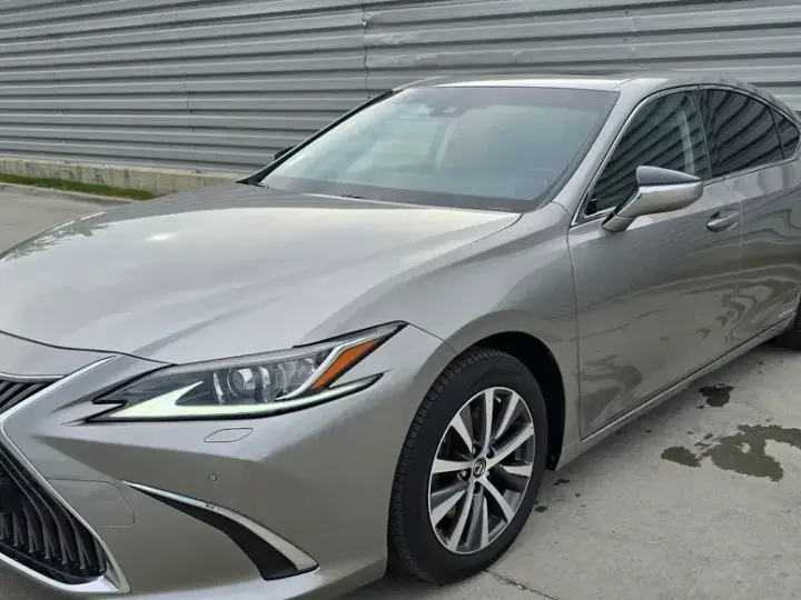 Lexus ES VII