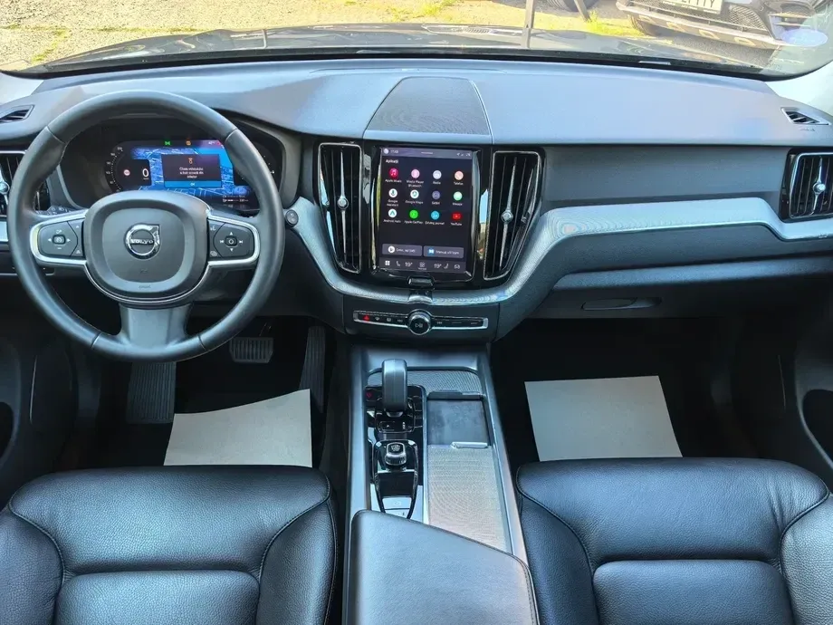 Volvo XC 60 II T6 AWD Recharge Plus Dark — imagine 6