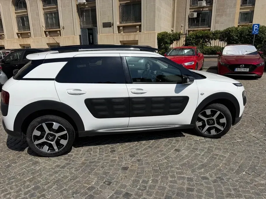 Citroën C4 Cactus 1.2 PureTech S&S EAT6 Shine — imagine 3