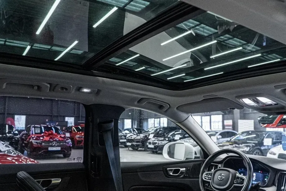 Volvo XC 60 II T6 AWD Recharge Geartronic Inscription — imagine 6