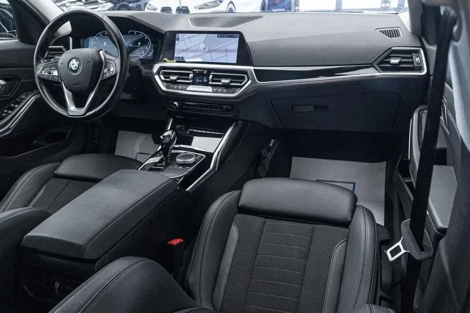 BMW Seria 3 318i Aut. Sport Line — imagine 2