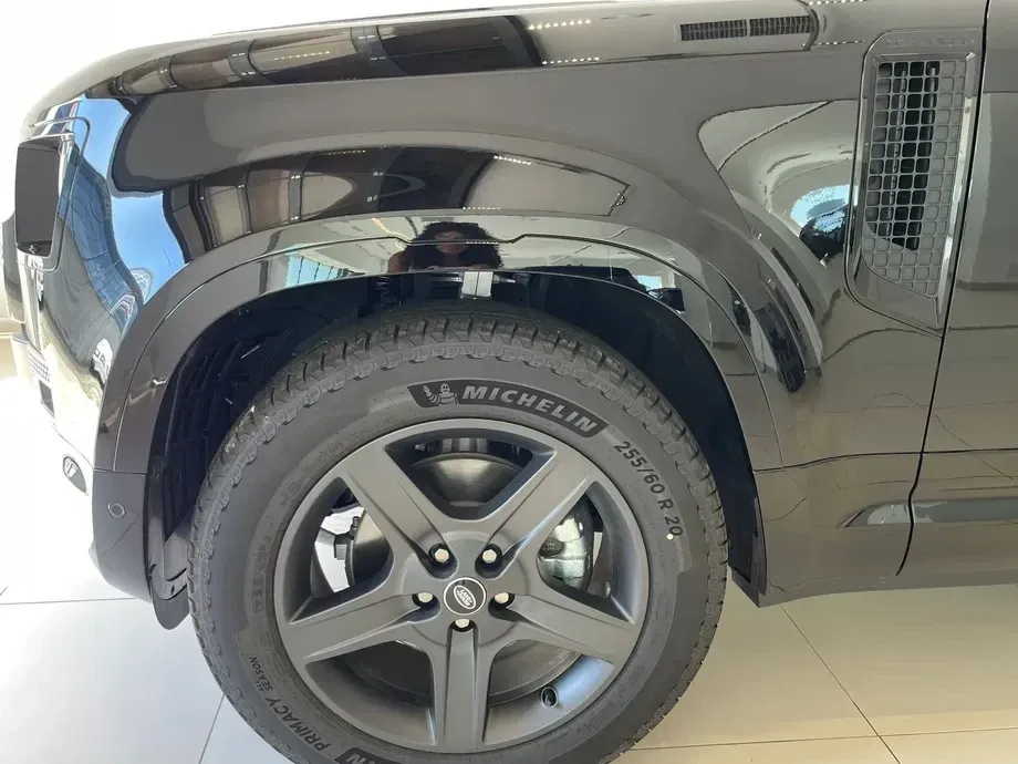 Land Rover Defender — imagine 6