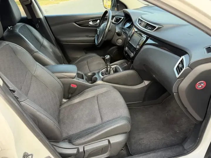 Nissan Qashqai II 1.6 DCI Start/Stop 4X4-i Tekna