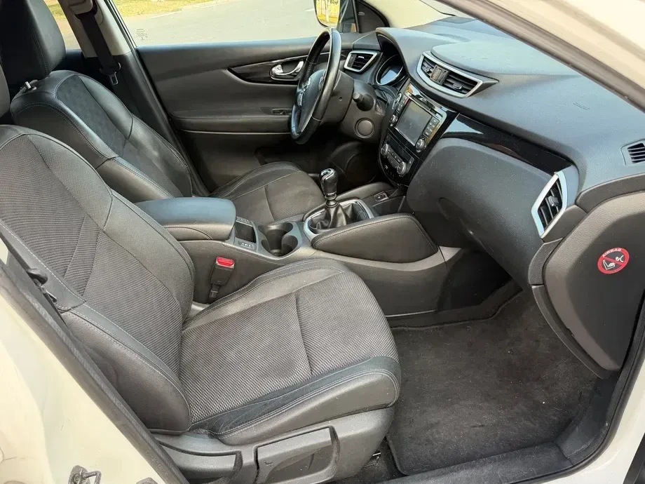 Nissan Qashqai II 1.6 DCI Start/Stop 4X4-i Tekna — imagine 5