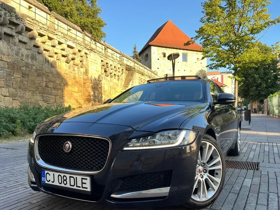 Jaguar XF 20d AWD Portfolio — imagine 6