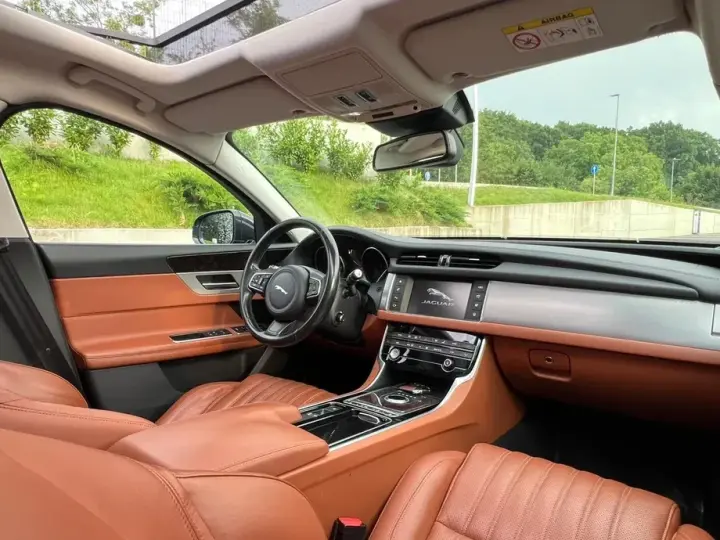 Jaguar XF 20d AWD Portfolio