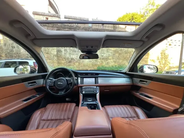 Jaguar XF 20d AWD Portfolio