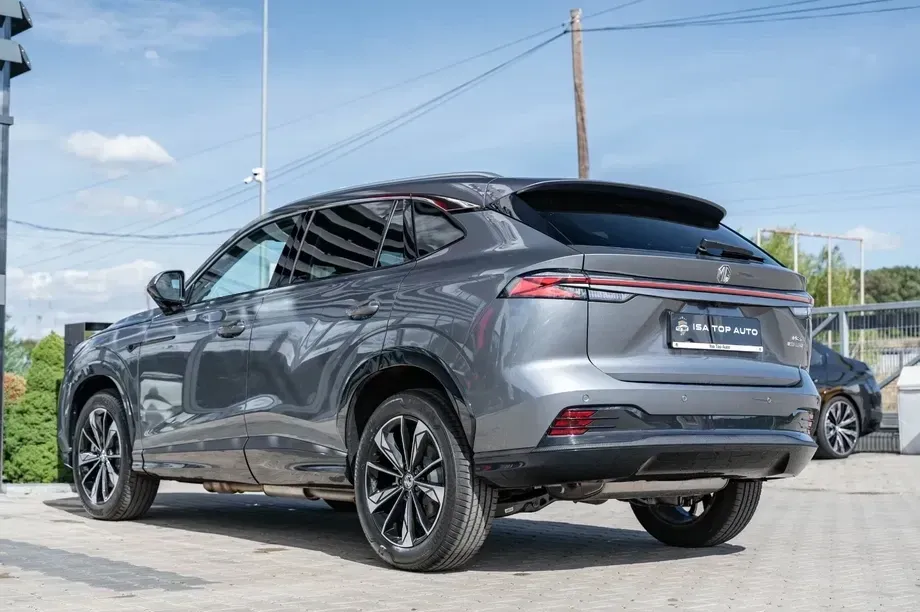MG HS Luxury — imagine 4