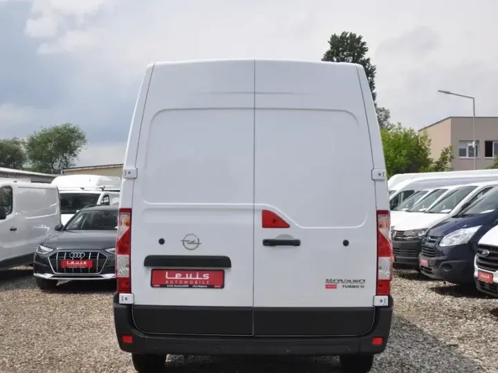 Opel Movano