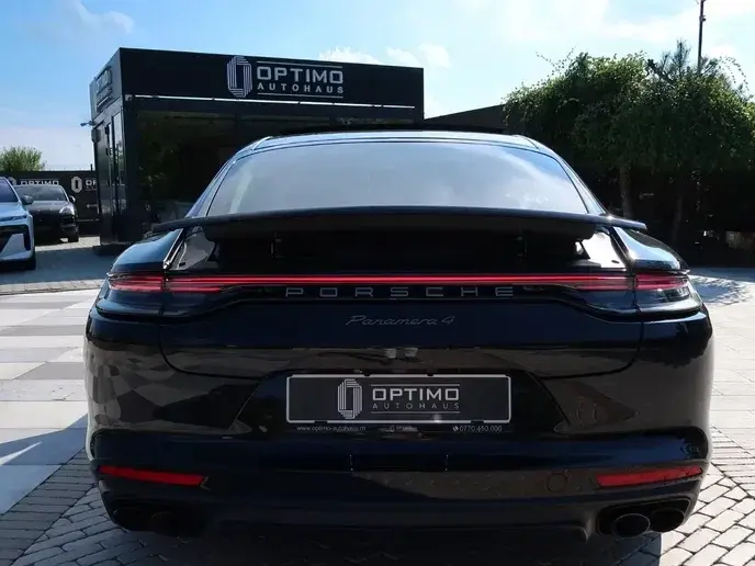 Porsche Panamera 4 Platinum Edition