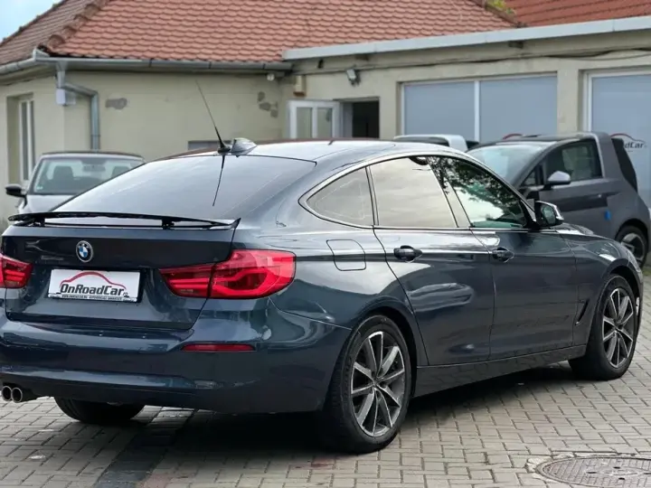 BMW Seria 3 325d Aut. Advantage