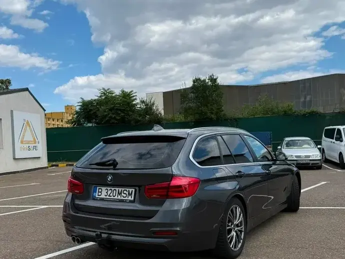 BMW Seria 3 320d Aut. Efficient Dynamics Edition Sport Line