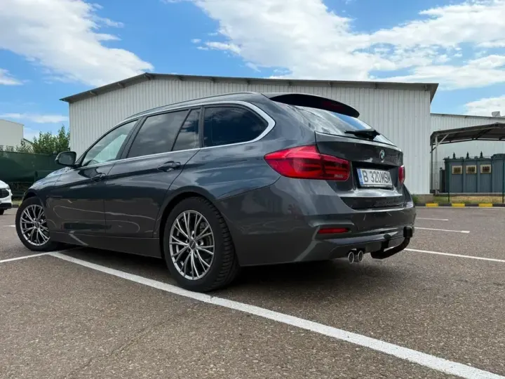 BMW Seria 3 320d Aut. Efficient Dynamics Edition Sport Line