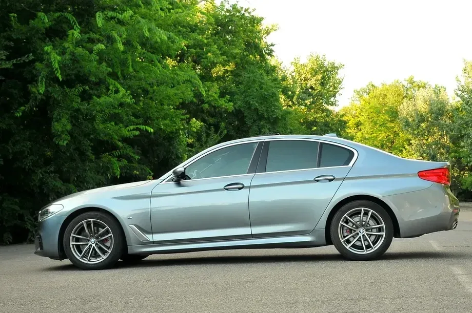BMW Seria 5 G30/G31 520d AT — imagine 4