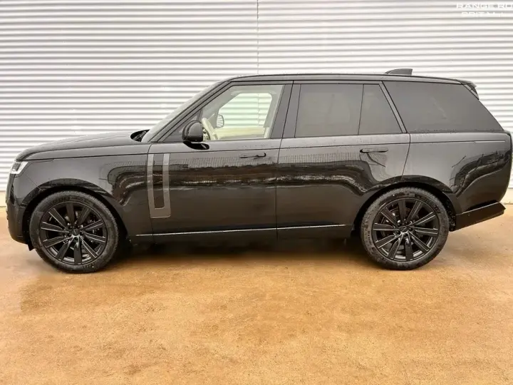 Land Rover Range Rover V 3.0 I6 D300 MHEV HSE