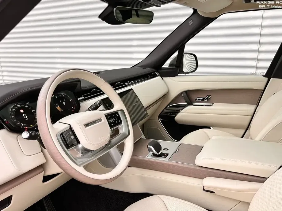 Land Rover Range Rover V 3.0 I6 D300 MHEV HSE — imagine 6