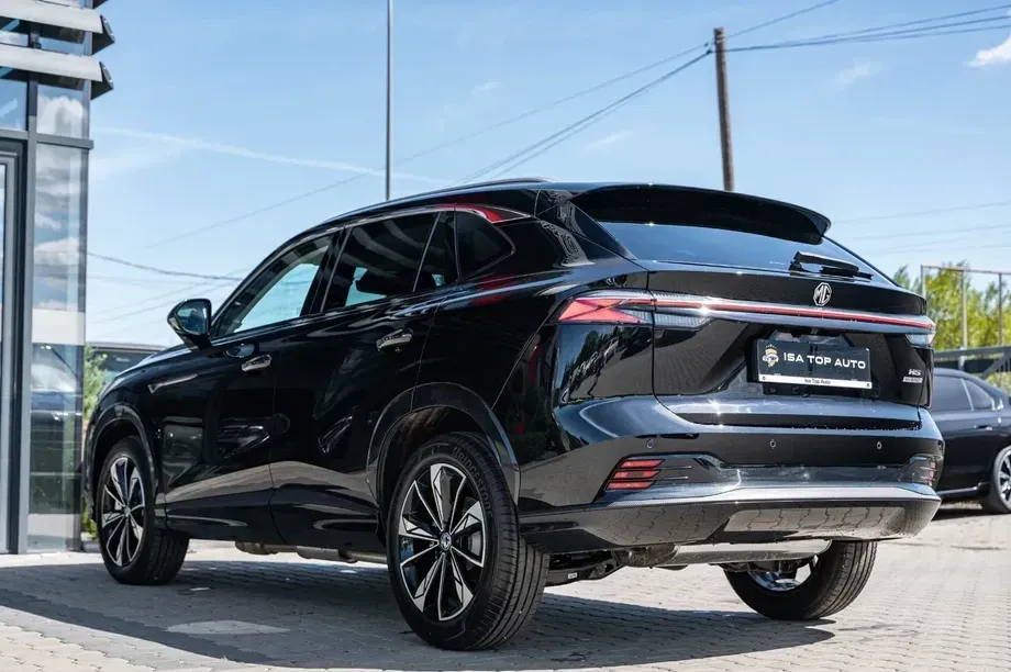 MG HS Luxury — imagine 4