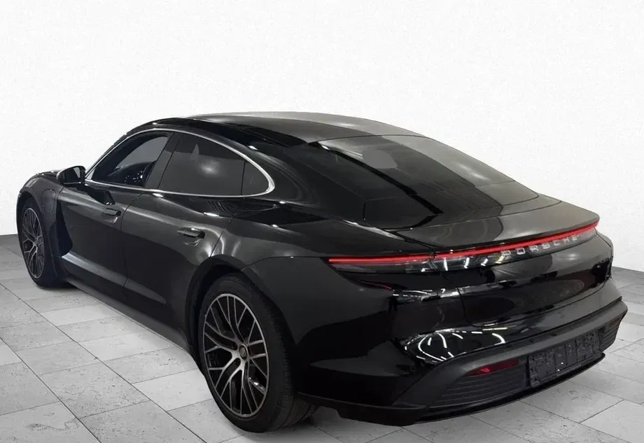 Porsche Taycan 4S Performancebatterie Plus — imagine 4