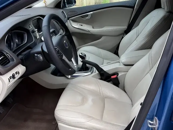 Volvo V40 II D4 VEA Summum