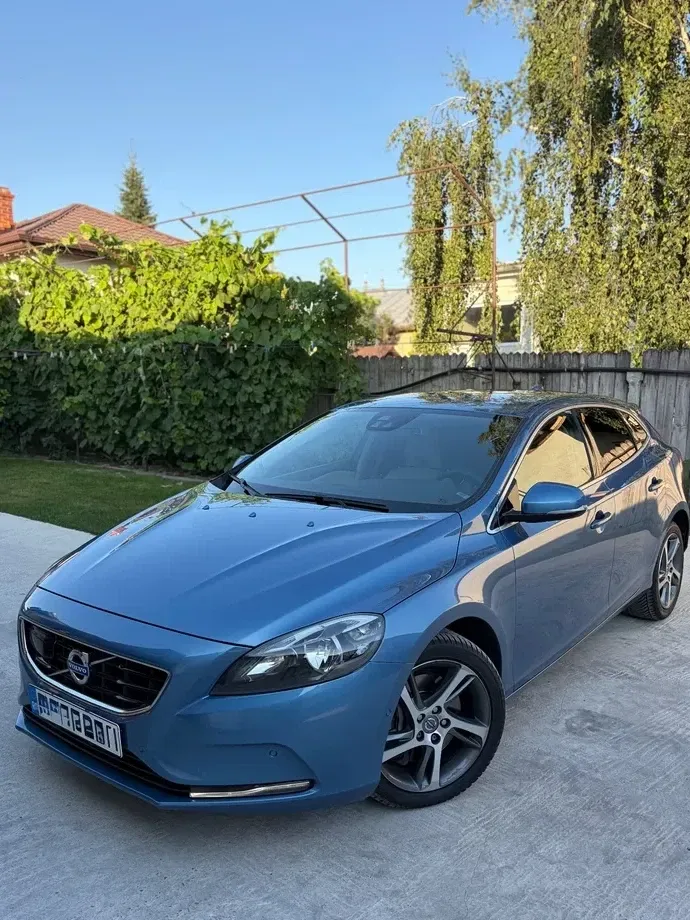 Volvo V40 II D4 VEA Summum — imagine 2